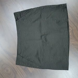 Gap Skirt with 2 front pockets